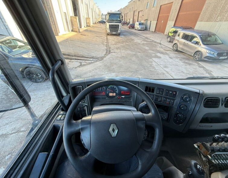 RENAULT LANDER 410.26. 